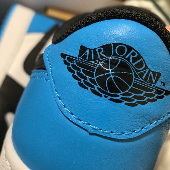 BRAND NEW jordan 1 lows size 6.5y blue black and white. 10/10 condition - Picture 3 of 3